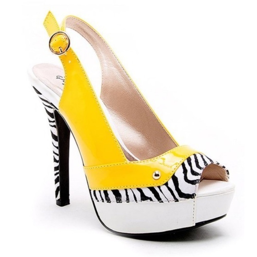 ⭐️ HOST PICK ⭐️ Qupid | Yellow Gaze Sandal heels size 7 zebra Print pumps pumps